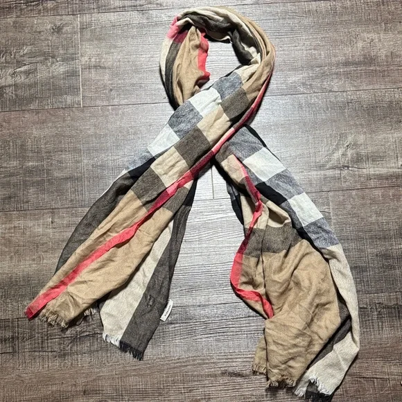 Burberry Check Cashmere silk scarf - Picture 3 of 10